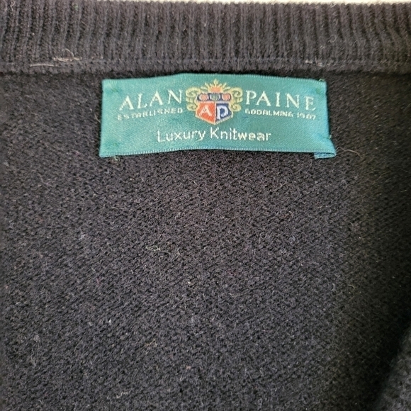 Alan Paine Luxury Knitwear Black Wool Sweater. - Picture 7 of 8